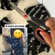 Youtuber corta jaqueta de R$ 30 mil de marca acusada de incitar pedofilia (Reprodução/Instagram)